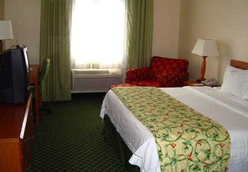 Fairfield Inn Мансі Номер фото